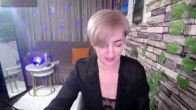 Hot Girl87 online show from 5, 2, 2025