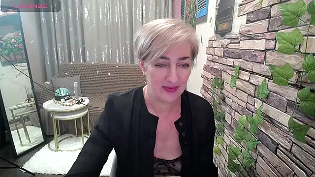 Hot Girl87 online show from 5, 2, 2025