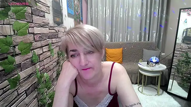 Hot Girl87 online show from 8, 2, 2025