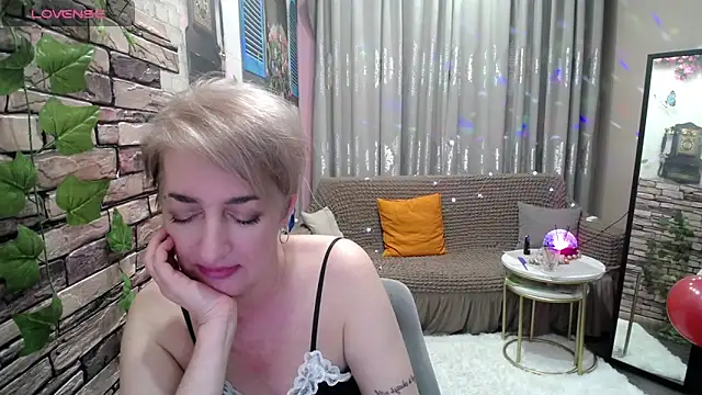 Hot Girl87 online show from 10, 2, 2025