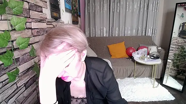 Hot Girl87 online show from 13, 2, 2025