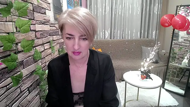 Hot Girl87 online show from 14, 2, 2025