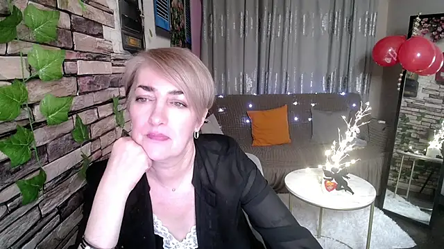 Hot Girl87 online show from 14, 2, 2025