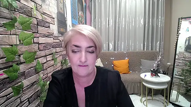 Hot Girl87 online show from 23, 2, 2025