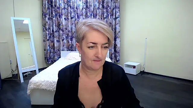 Hot Girl87 online show from 13, 3, 2025