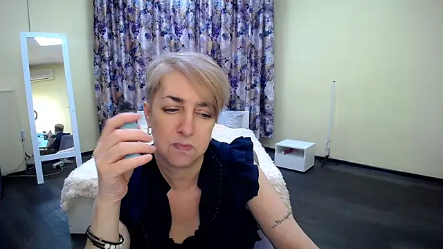 Hot Girl87 online show from 13, 3, 2025