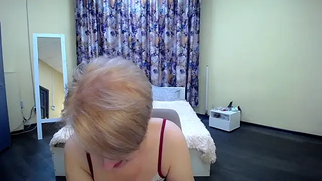 Hot Girl87 online show from 17, 3, 2025