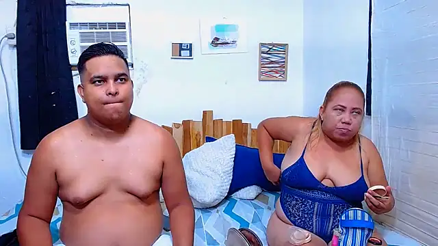 Snapshot of lucasandSofi chatting on 4, 6, 2026 lucasandSofi online show from 4, 6, 2026