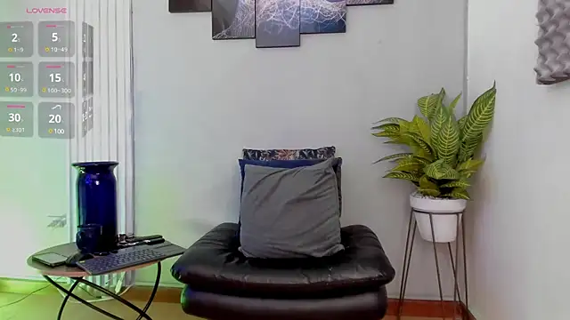 thomas eliotts online show from 5, 3, 2025