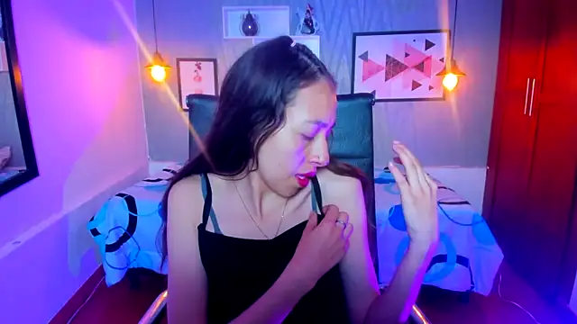 Snapshot of Valeria_roussi chatting on 4, 12, 2024 Valeria roussi online show from 4, 12, 2024