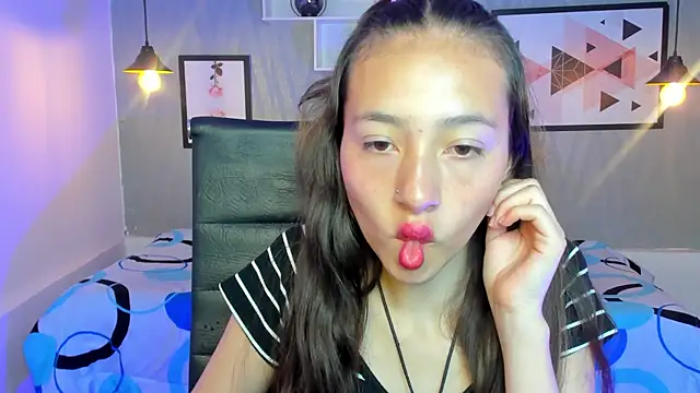 Snapshot of Valeria_roussi chatting on 16, 12, 2024 Valeria roussi online show from 16, 12, 2024