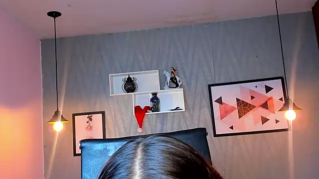 Snapshot of Valeria_roussi chatting on 23, 12, 2024 Valeria roussi online show from 23, 12, 2024