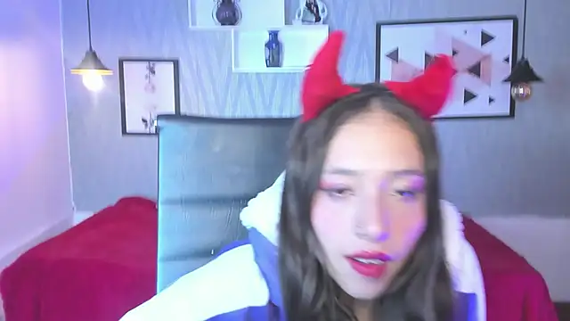 Snapshot of Valeria_roussi chatting on 29, 12, 2024 Valeria roussi online show from 29, 12, 2024