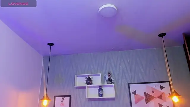 Snapshot of Valeria_roussi chatting on 11, 10, 2025 Valeria roussi online show from 11, 10, 2025