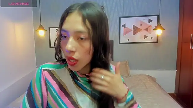 Snapshot of Valeria_roussi chatting on 30, 10, 2025 Valeria roussi online show from 30, 10, 2025