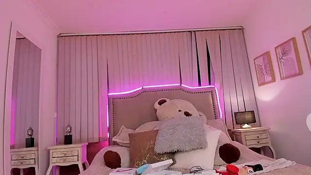 Valentina Se online show from 7, 3, 2025