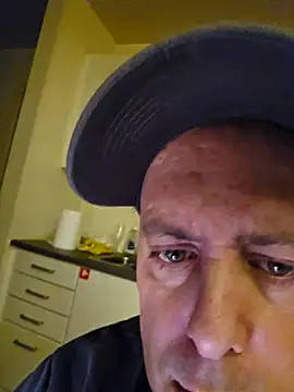 Snapshot of HeteroHotGuy1 chatting on 14, 1, 2025 HeteroHotGuy1 online show from 14, 1, 2025