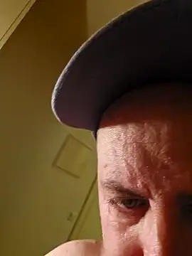 Snapshot of HeteroHotGuy1 chatting on 20, 1, 2025 HeteroHotGuy1 online show from 20, 1, 2025