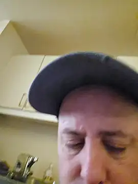 Snapshot of HeteroHotGuy1 chatting on 14, 2, 2025 HeteroHotGuy1 online show from 14, 2, 2025