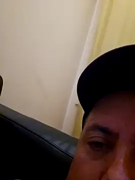 Snapshot of HeteroHotGuy1 chatting on 30, 9, 2025 HeteroHotGuy1 online show from 30, 9, 2025