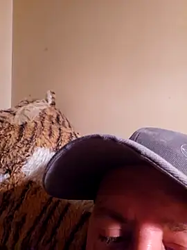 Snapshot of HeteroHotGuy1 chatting on 5, 10, 2025 HeteroHotGuy1 online show from 5, 10, 2025