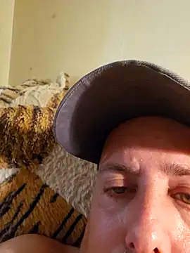 Snapshot of HeteroHotGuy1 chatting on 5, 10, 2025 HeteroHotGuy1 online show from 5, 10, 2025