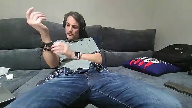 basquehotboy online show from 12, 1, 2025