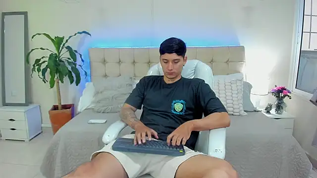 Snapshot of Damian23__ chatting on 11, 1, 2025 Damian23   online show from 11, 1, 2025