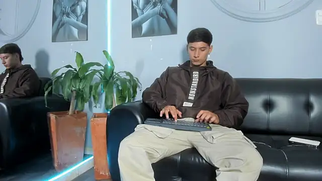 Snapshot of Damian23__ chatting on 15, 2, 2025 Damian23   online show from 15, 2, 2025