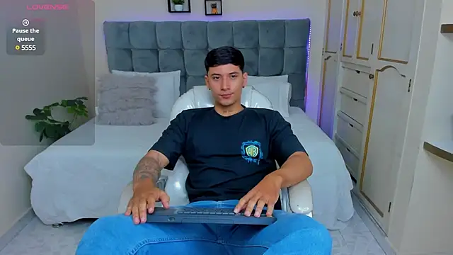 Snapshot of Damian23__ chatting on 14, 3, 2025 Damian23   online show from 14, 3, 2025
