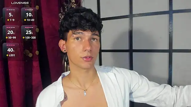 Snapshot of Alexx_tc chatting on 4, 12, 2024 Alexx tc online show from 4, 12, 2024