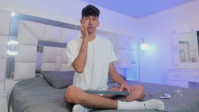 Snapshot of Alexx_tc chatting on 19, 12, 2024 Alexx tc online show from 19, 12, 2024