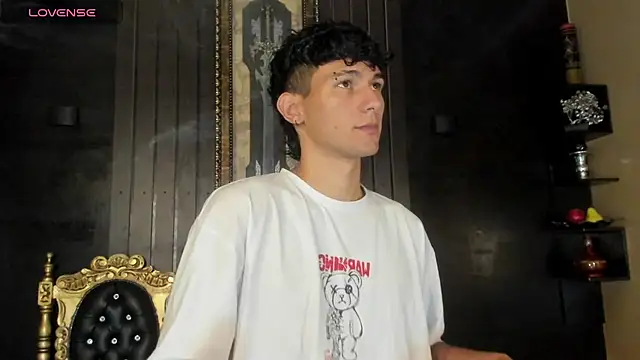 Snapshot of Alexx_tc chatting on 20, 12, 2024 Alexx tc online show from 20, 12, 2024