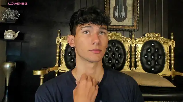 Snapshot of Alexx_tc chatting on 24, 12, 2024 Alexx tc online show from 24, 12, 2024