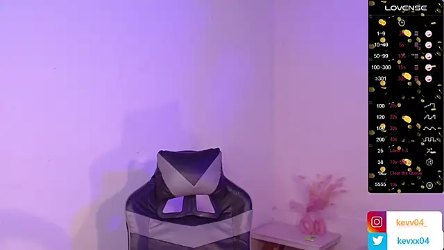 Snapshot of Alexx_tc chatting on 22, 10, 2025 Alexx tc online show from 22, 10, 2025