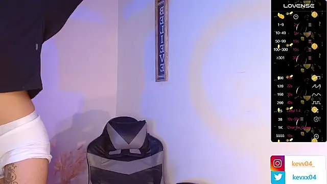 Snapshot of Alexx_tc chatting on 28, 10, 2025 Alexx tc online show from 28, 10, 2025