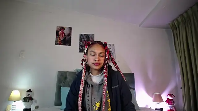 Snapshot of Kat_cute_ chatting on 20, 12, 2024 Kat cute  online show from 20, 12, 2024