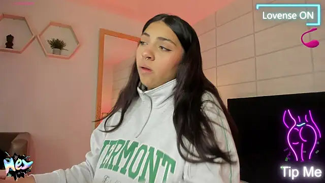 Christine Laam online show from 20, 10, 2025