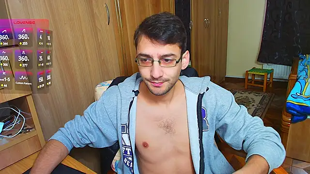 Snapshot of HungEddy chatting on 8, 12, 2024 HungEddy online show from 8, 12, 2024