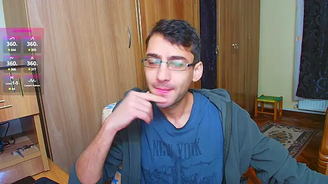 Snapshot of HungEddy chatting on 24, 12, 2024 HungEddy online show from 24, 12, 2024