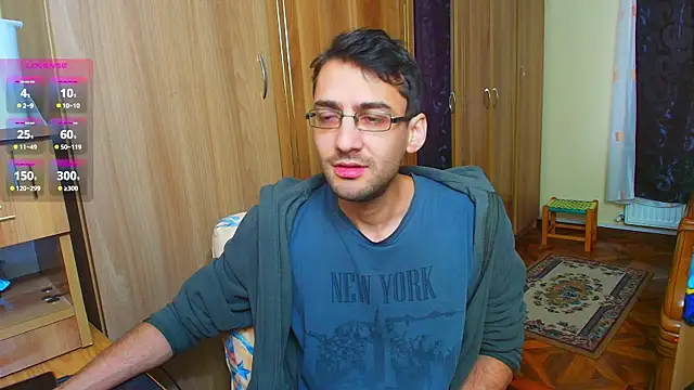 Snapshot of HungEddy chatting on 26, 12, 2024 HungEddy online show from 26, 12, 2024