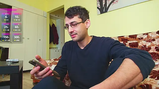 Snapshot of HungEddy chatting on 1, 3, 2025 HungEddy online show from 1, 3, 2025