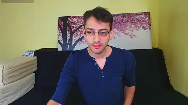 Snapshot of HungEddy chatting on 21, 10, 2025 HungEddy online show from 21, 10, 2025