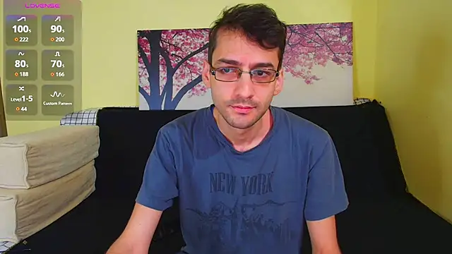 Snapshot of HungEddy chatting on 25, 10, 2025 HungEddy online show from 25, 10, 2025