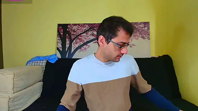 Snapshot of HungEddy chatting on 27, 11, 2025 HungEddy online show from 27, 11, 2025