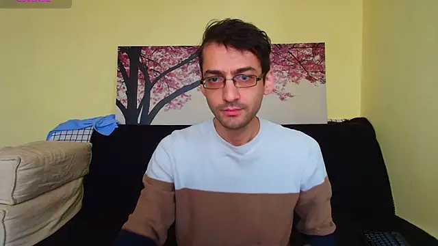 Snapshot of HungEddy chatting on 28, 11, 2025 HungEddy online show from 28, 11, 2025