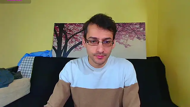 Snapshot of HungEddy chatting on 3, 12, 2025 HungEddy online show from 3, 12, 2025