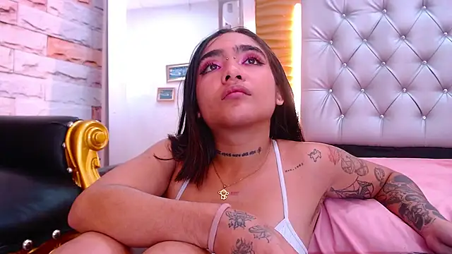 Snapshot of HelenaSwani chatting on 21, 1, 2025 HelenaSwani online show from 21, 1, 2025