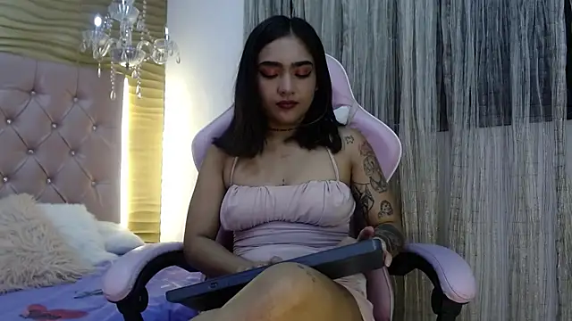 Snapshot of HelenaSwani chatting on 19, 2, 2025 HelenaSwani online show from 19, 2, 2025