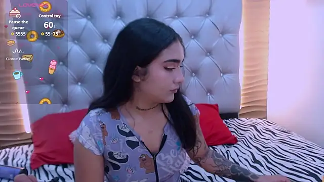 Snapshot of HelenaSwani chatting on 2, 10, 2025 HelenaSwani online show from 2, 10, 2025